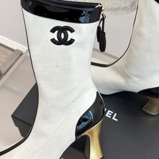 CHANE*|小香26A秋冬新品 双C拼接方头金属跟高跟长靴 秋冬鞋柜必有它位置 时髦精闭眼入不亏 解锁秋冬穿搭万能密码 CHANE*|小香26A秋冬新品 双C拼接方头金属跟高跟长靴 秋冬鞋柜必有它位置 时髦精闭眼入不亏 解锁秋冬穿搭万能密码