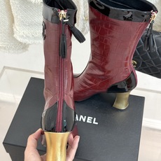 CHANE*|小香26A秋冬新品 双C拼接方头金属跟高跟长靴 秋冬鞋柜必有它位置 时髦精闭眼入不亏 解锁秋冬穿搭万能密码 CHANE*|小香26A秋冬新品 双C拼接方头金属跟高跟长靴 秋冬鞋柜必有它位置 时髦精闭眼入不亏 解锁秋冬穿搭万能密码