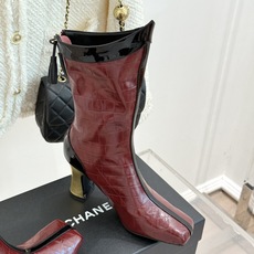 CHANE*|小香26A秋冬新品 双C拼接方头金属跟高跟长靴 秋冬鞋柜必有它位置 时髦精闭眼入不亏 解锁秋冬穿搭万能密码 CHANE*|小香26A秋冬新品 双C拼接方头金属跟高跟长靴 秋冬鞋柜必有它位置 时髦精闭眼入不亏 解锁秋冬穿搭万能密码