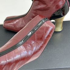CHANE*|小香26A秋冬新品 双C拼接方头金属跟高跟长靴 秋冬鞋柜必有它位置 时髦精闭眼入不亏 解锁秋冬穿搭万能密码 CHANE*|小香26A秋冬新品 双C拼接方头金属跟高跟长靴 秋冬鞋柜必有它位置 时髦精闭眼入不亏 解锁秋冬穿搭万能密码