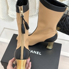 CHANE*|小香26A秋冬新品 双C拼接方头金属跟高跟长靴 秋冬鞋柜必有它位置 时髦精闭眼入不亏 解锁秋冬穿搭万能密码 CHANE*|小香26A秋冬新品 双C拼接方头金属跟高跟长靴 秋冬鞋柜必有它位置 时髦精闭眼入不亏 解锁秋冬穿搭万能密码