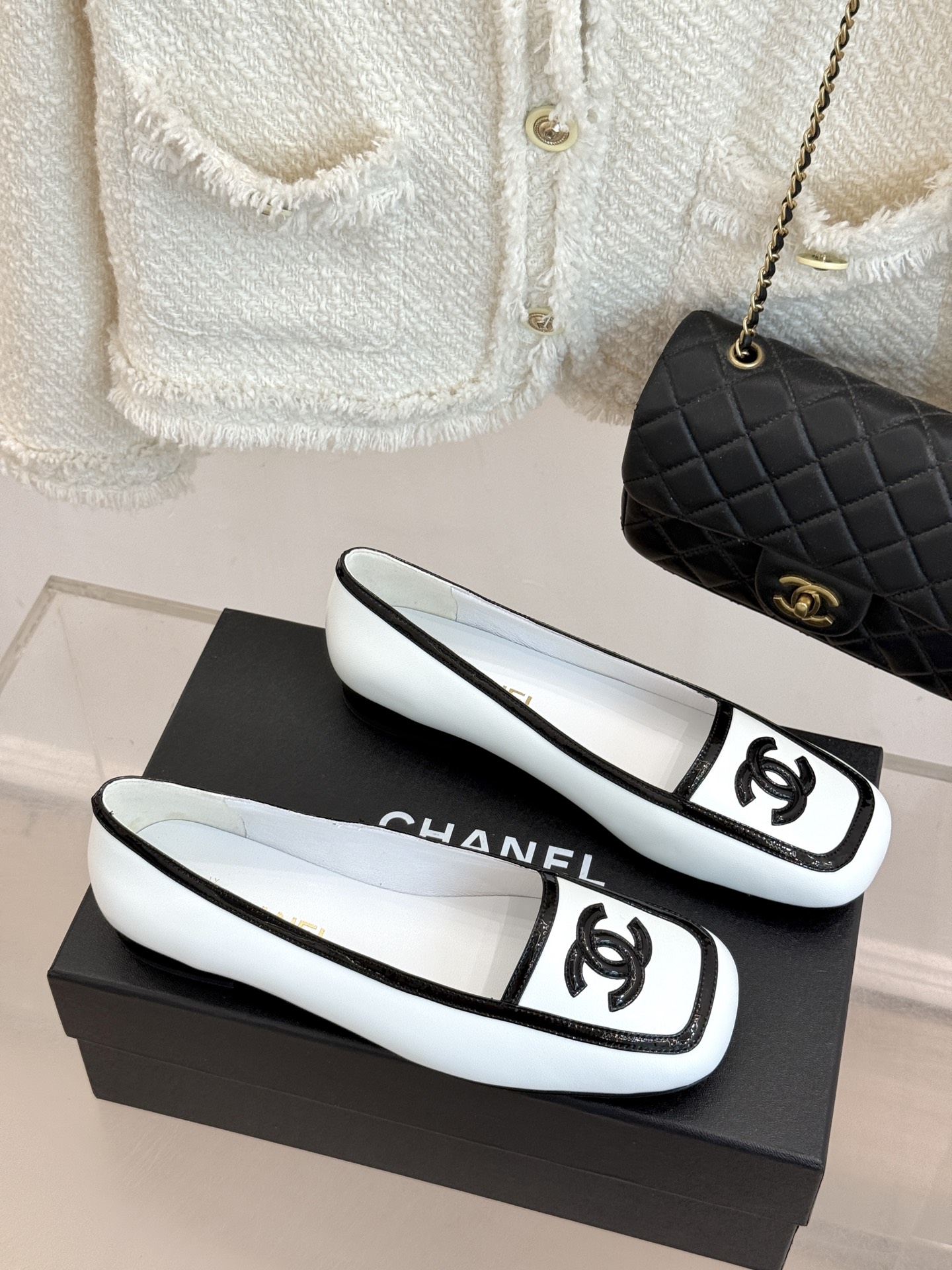 CHANE*|小香26AB新品双C 方头拼接后空凉鞋单鞋 春夏穿搭的宝藏单品 时髦精们人手必备 闭眼入绝不踩雷 满是法式 CHANE*|小香26AB新品双C 方头拼接后空凉鞋单鞋 春夏穿搭的宝藏单品 时髦精们人手必备 闭眼入绝不踩雷 满是法式