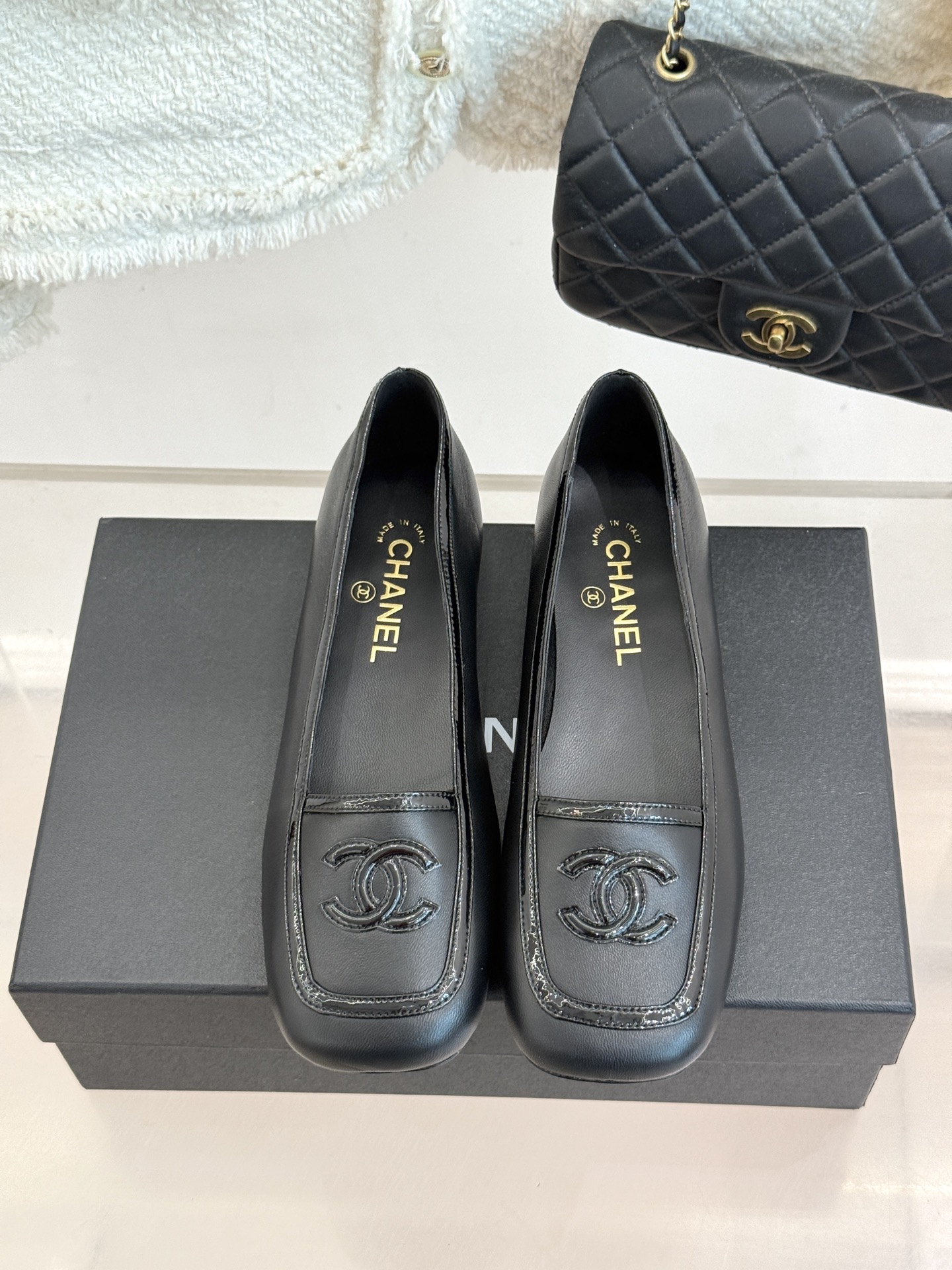 CHANE*|小香26AB新品双C 方头拼接后空凉鞋单鞋 春夏穿搭的宝藏单品 时髦精们人手必备 闭眼入绝不踩雷 满是法式 CHANE*|小香26AB新品双C 方头拼接后空凉鞋单鞋 春夏穿搭的宝藏单品 时髦精们人手必备 闭眼入绝不踩雷 满是法式