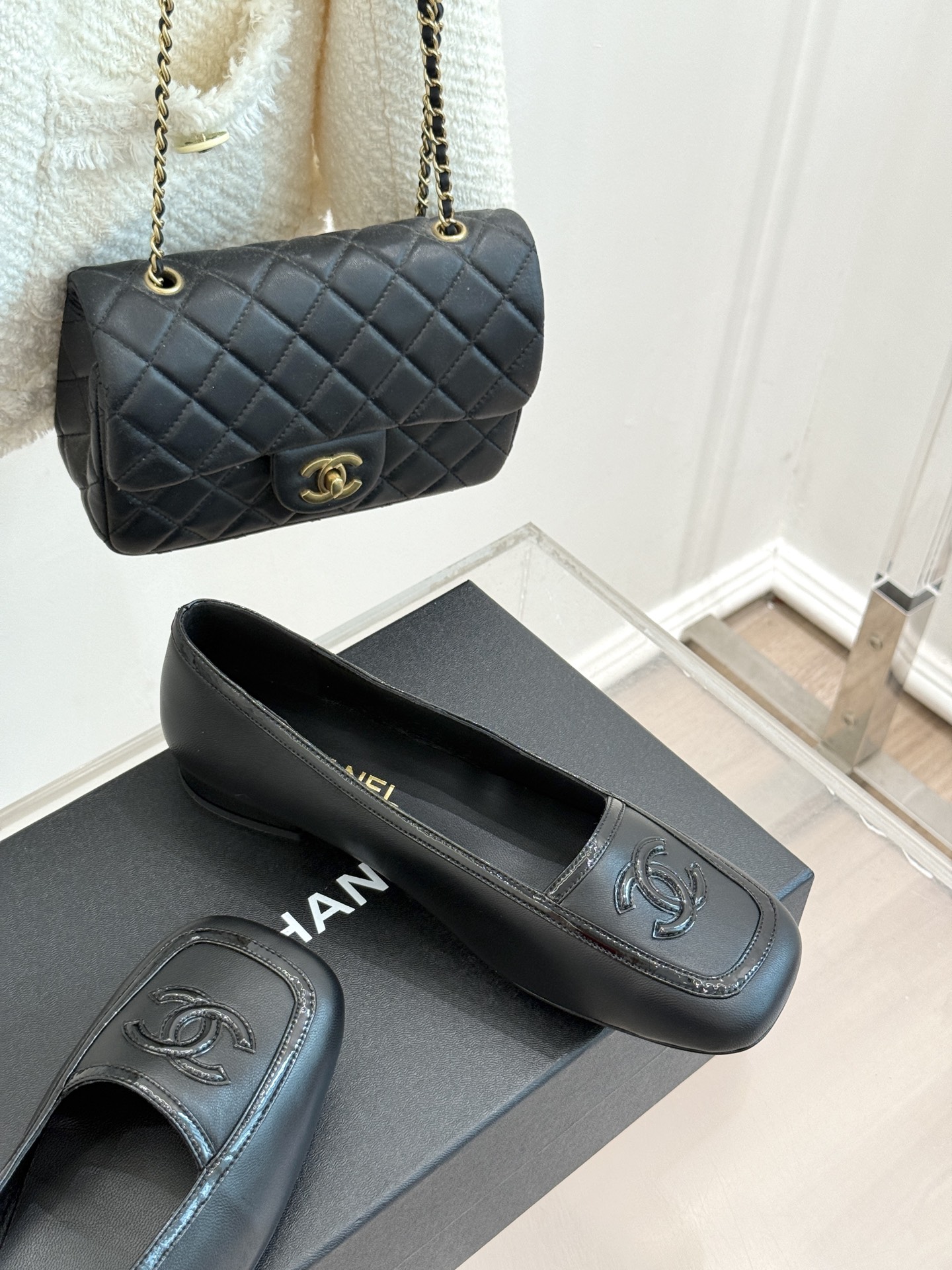 CHANE*|小香26AB新品双C 方头拼接后空凉鞋单鞋 春夏穿搭的宝藏单品 时髦精们人手必备 闭眼入绝不踩雷 满是法式 CHANE*|小香26AB新品双C 方头拼接后空凉鞋单鞋 春夏穿搭的宝藏单品 时髦精们人手必备 闭眼入绝不踩雷 满是法式