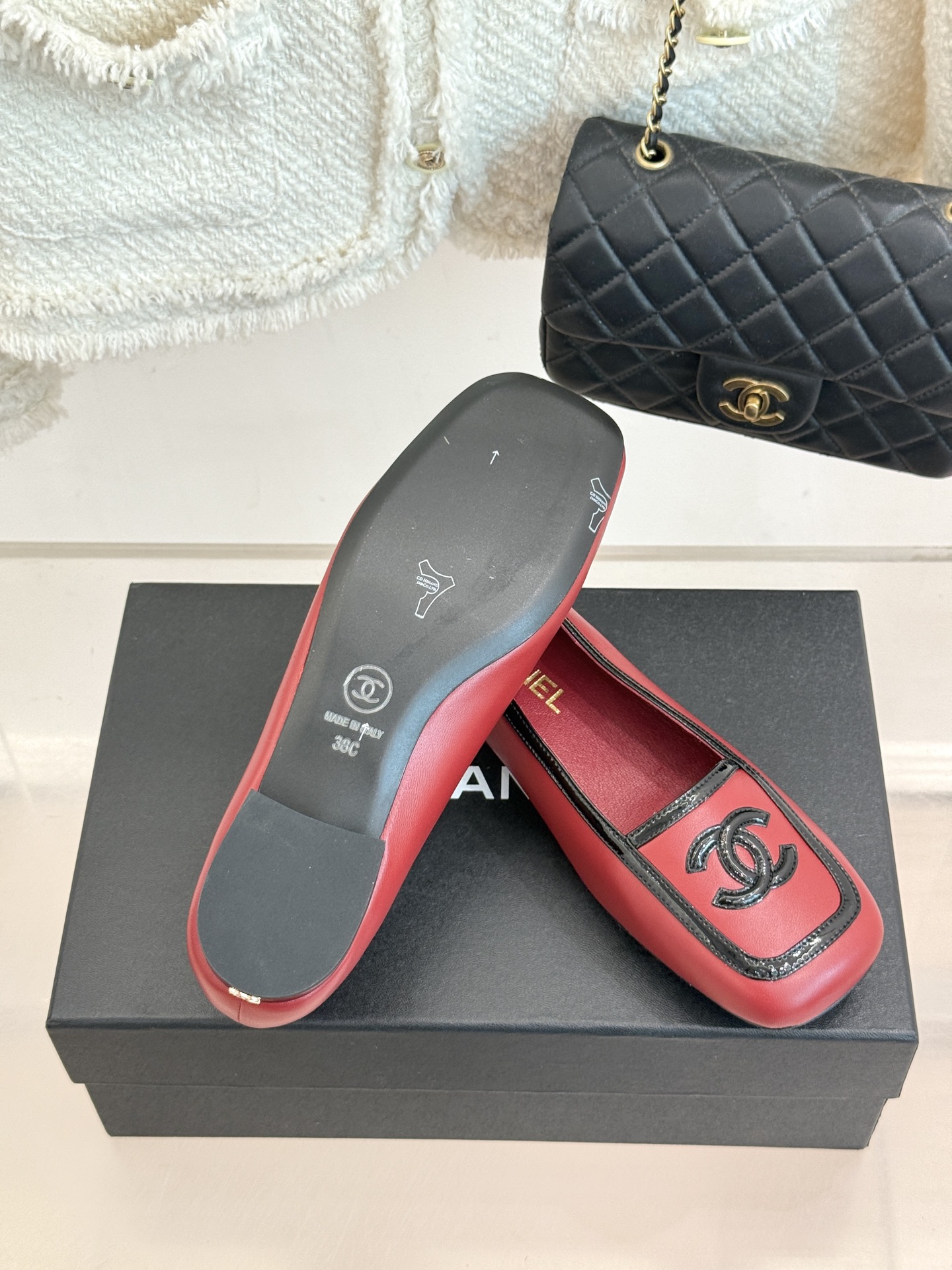 CHANE*|小香26AB新品双C 方头拼接后空凉鞋单鞋 春夏穿搭的宝藏单品 时髦精们人手必备 闭眼入绝不踩雷 满是法式 CHANE*|小香26AB新品双C 方头拼接后空凉鞋单鞋 春夏穿搭的宝藏单品 时髦精们人手必备 闭眼入绝不踩雷 满是法式