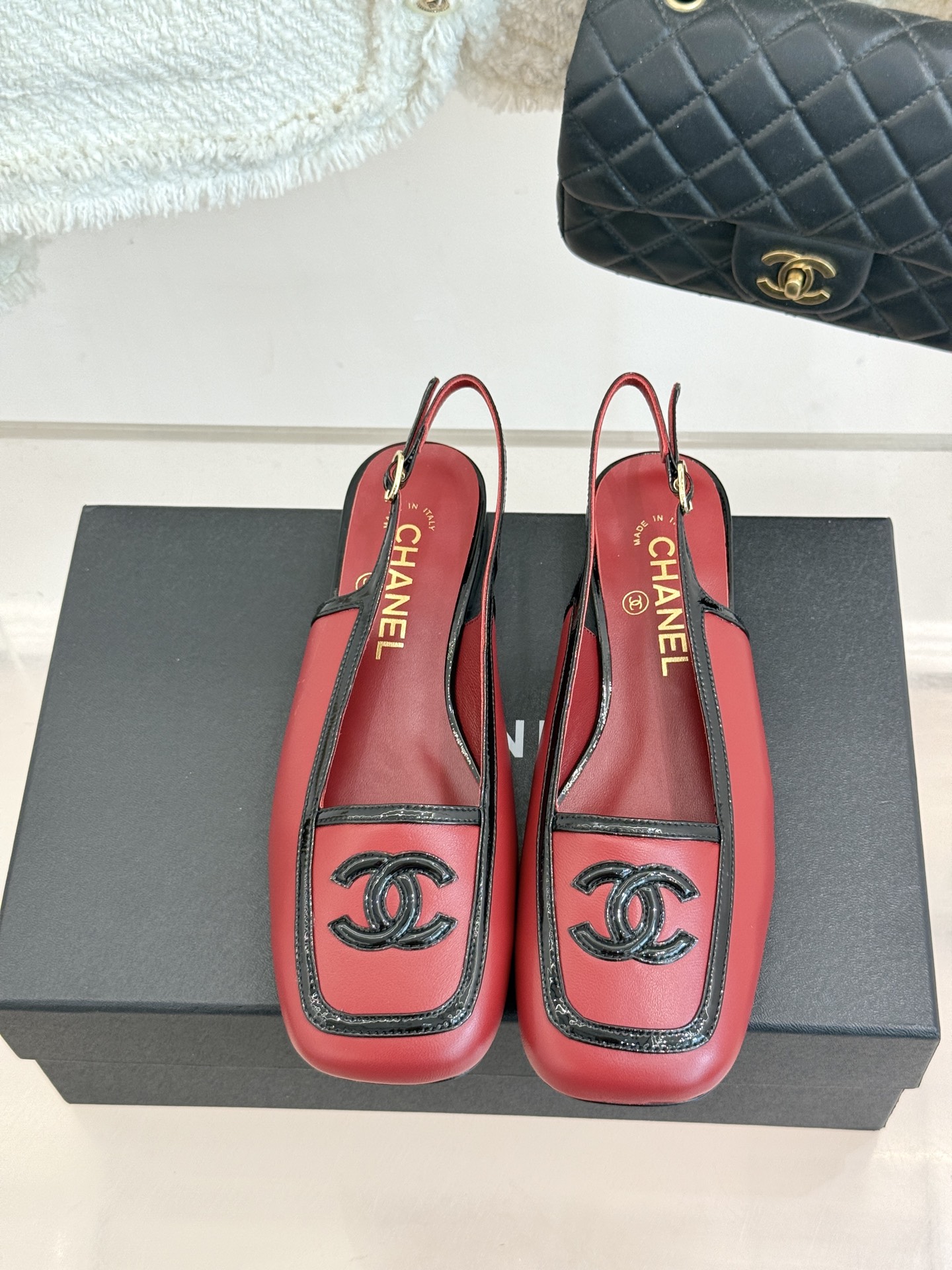 CHANE*|小香26AB新品双C 方头拼接后空凉鞋单鞋 春夏穿搭的宝藏单品 时髦精们人手必备 闭眼入绝不踩雷 满是法式 CHANE*|小香26AB新品双C 方头拼接后空凉鞋单鞋 春夏穿搭的宝藏单品 时髦精们人手必备 闭眼入绝不踩雷 满是法式