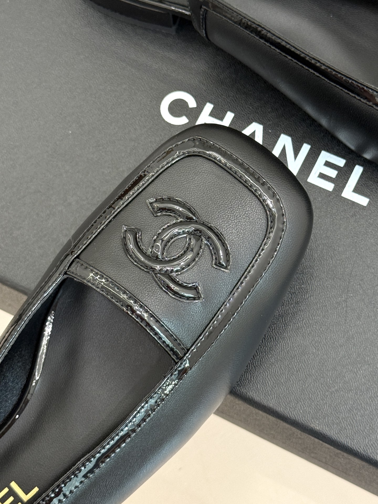 CHANE*｜小香26AB新品双C 方头拼接后空凉鞋单鞋 春夏穿搭的宝藏单品 时髦精们人手必备 闭眼入绝不踩雷 满是法式