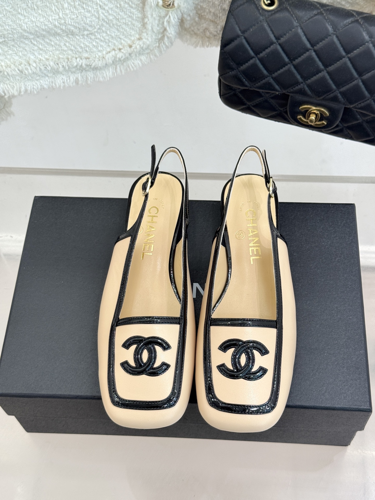 CHANE*｜小香26AB新品双C 方头拼接后空凉鞋单鞋 春夏穿搭的宝藏单品 时髦精们人手必备 闭眼入绝不踩雷 满是法式