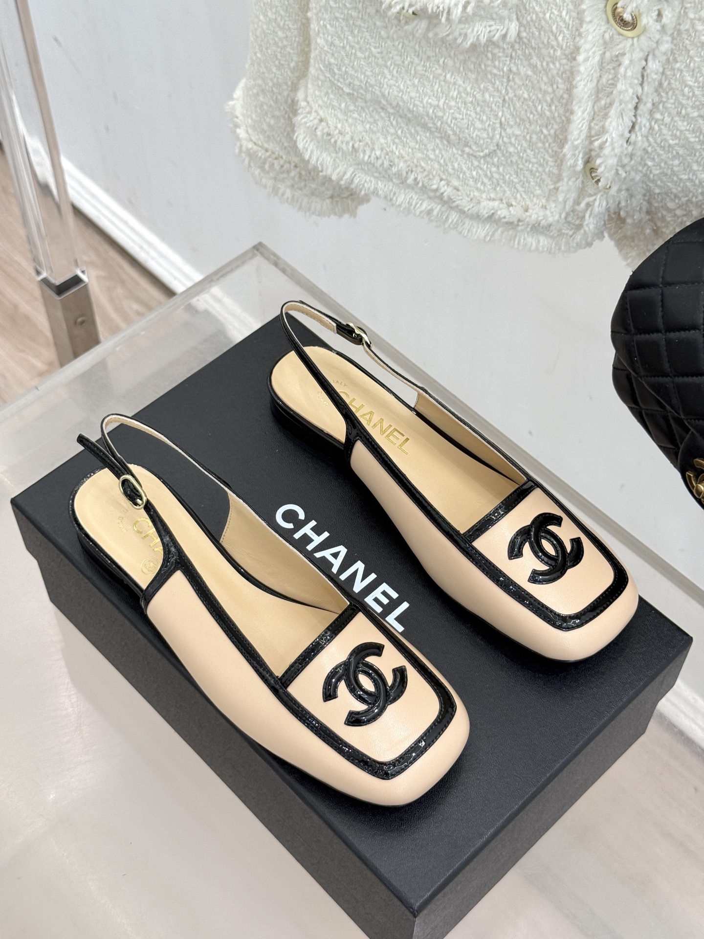 CHANE*｜小香26AB新品双C 方头拼接后空凉鞋单鞋 春夏穿搭的宝藏单品 时髦精们人手必备 闭眼入绝不踩雷 满是法式