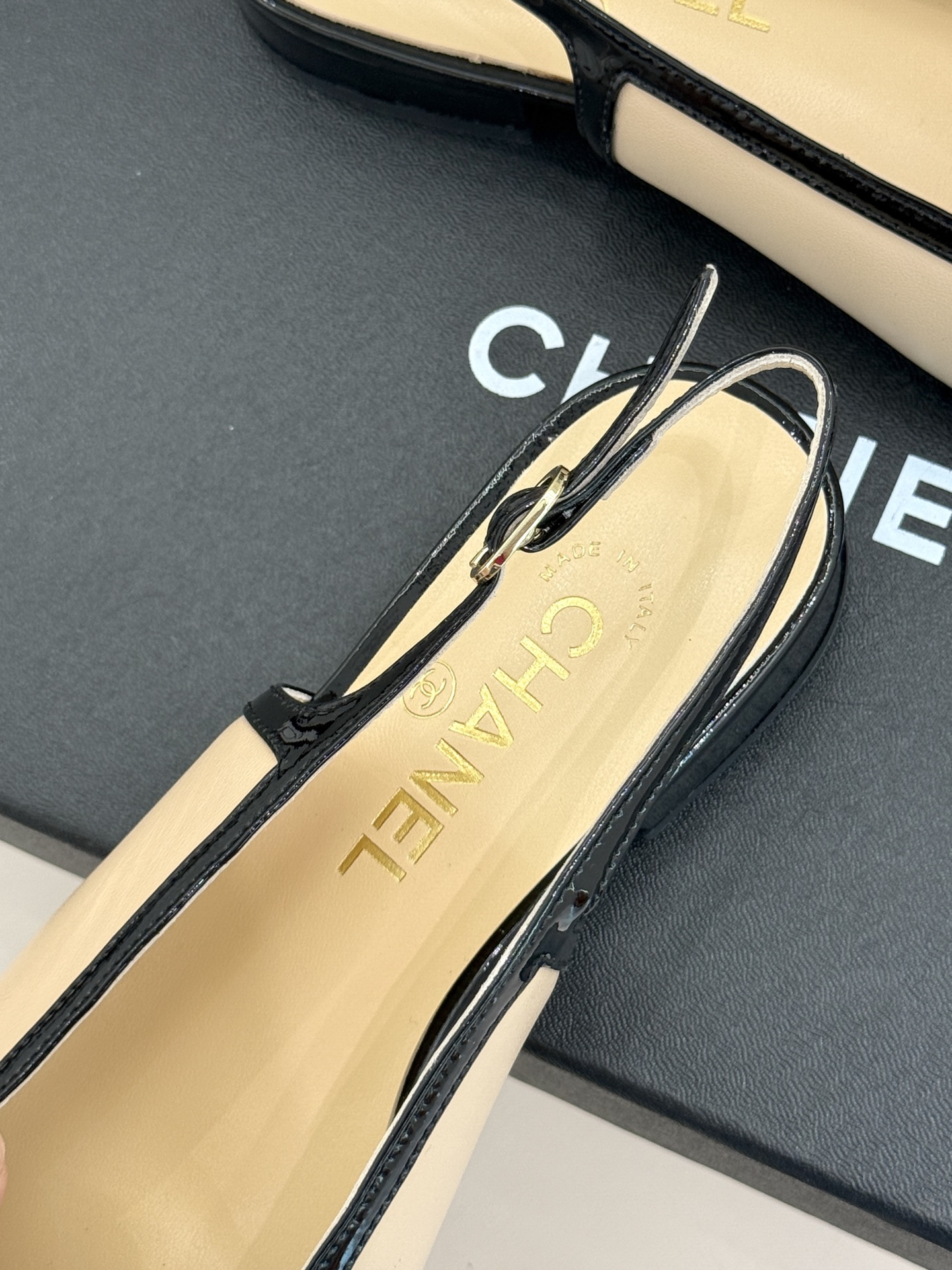 CHANE*｜小香26AB新品双C 方头拼接后空凉鞋单鞋 春夏穿搭的宝藏单品 时髦精们人手必备 闭眼入绝不踩雷 满是法式