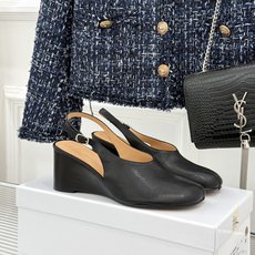MaisonMargiela|MM6马吉拉 复古分趾坡跟单鞋凉鞋 夏日出街回头率爆表 鞋柜里的宝藏小众单品 懂的人自然懂 MaisonMargiela|MM6马吉拉 复古分趾坡跟单鞋凉鞋 夏日出街回头率爆表 鞋柜里的宝藏小众单品 懂的人自然懂