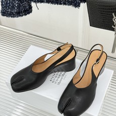 MaisonMargiela|MM6马吉拉 复古分趾坡跟单鞋凉鞋 夏日出街回头率爆表 鞋柜里的宝藏小众单品 懂的人自然懂 MaisonMargiela|MM6马吉拉 复古分趾坡跟单鞋凉鞋 夏日出街回头率爆表 鞋柜里的宝藏小众单品 懂的人自然懂