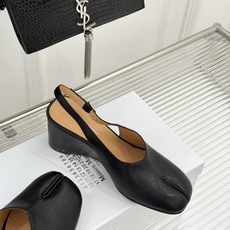 MaisonMargiela|MM6马吉拉 复古分趾坡跟单鞋凉鞋 夏日出街回头率爆表 鞋柜里的宝藏小众单品 懂的人自然懂 MaisonMargiela|MM6马吉拉 复古分趾坡跟单鞋凉鞋 夏日出街回头率爆表 鞋柜里的宝藏小众单品 懂的人自然懂