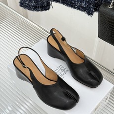 MaisonMargiela|MM6马吉拉 复古分趾坡跟单鞋凉鞋 夏日出街回头率爆表 鞋柜里的宝藏小众单品 懂的人自然懂 MaisonMargiela|MM6马吉拉 复古分趾坡跟单鞋凉鞋 夏日出街回头率爆表 鞋柜里的宝藏小众单品 懂的人自然懂