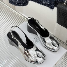 MaisonMargiela|MM6马吉拉 复古分趾坡跟单鞋凉鞋 夏日出街回头率爆表 鞋柜里的宝藏小众单品 懂的人自然懂 MaisonMargiela|MM6马吉拉 复古分趾坡跟单鞋凉鞋 夏日出街回头率爆表 鞋柜里的宝藏小众单品 懂的人自然懂