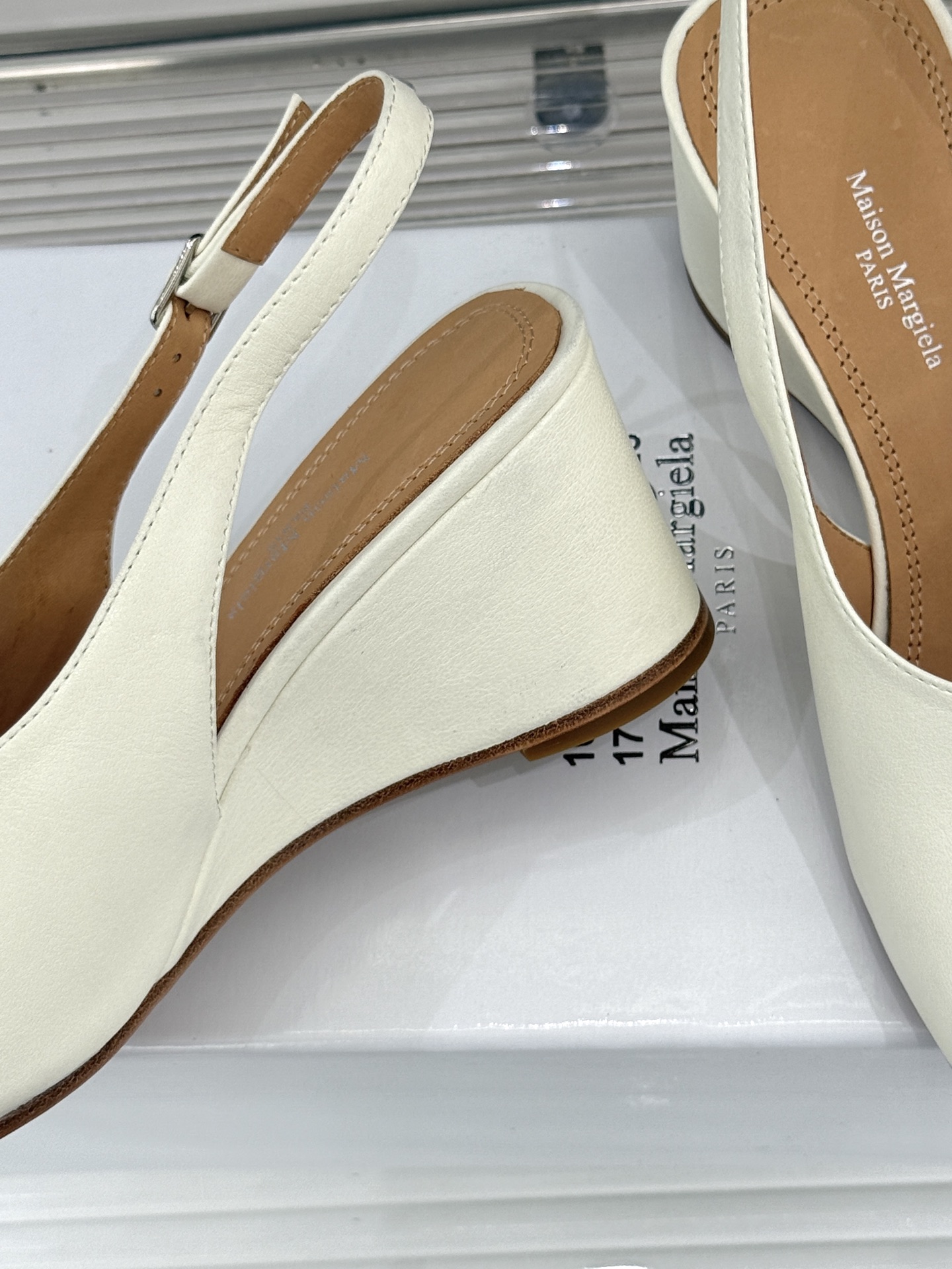 MaisonMargiela｜MM6马吉拉 复古分趾坡跟单鞋凉鞋 夏日出街回头率爆表 鞋柜里的宝藏小众单品 懂的人自然懂