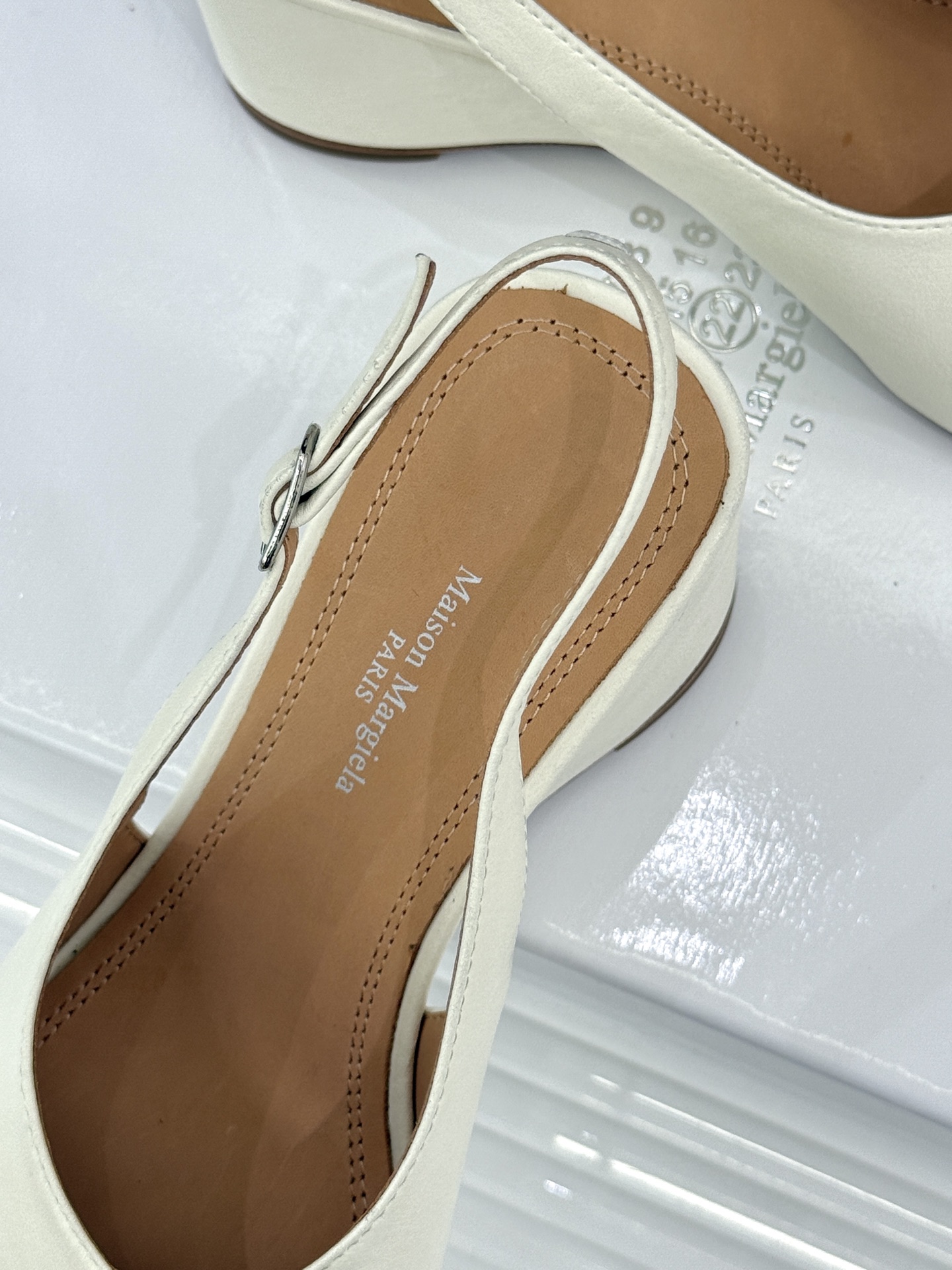 MaisonMargiela｜MM6马吉拉 复古分趾坡跟单鞋凉鞋 夏日出街回头率爆表 鞋柜里的宝藏小众单品 懂的人自然懂