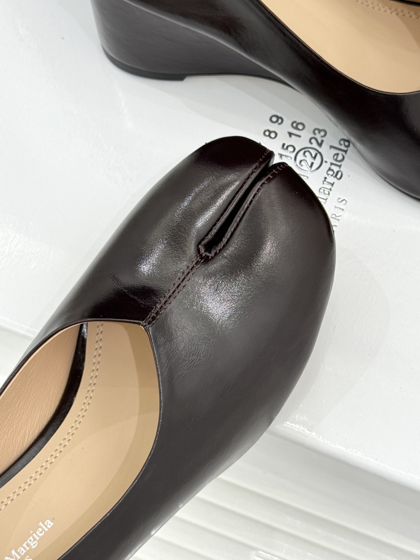 MaisonMargiela｜MM6马吉拉 复古分趾坡跟单鞋凉鞋 夏日出街回头率爆表 鞋柜里的宝藏小众单品 懂的人自然懂