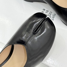 MaisonMargiela|MM6马吉拉 复古分趾坡跟单鞋凉鞋 夏日出街回头率爆表 鞋柜里的宝藏小众单品 懂的人自然懂 MaisonMargiela|MM6马吉拉 复古分趾坡跟单鞋凉鞋 夏日出街回头率爆表 鞋柜里的宝藏小众单品 懂的人自然懂