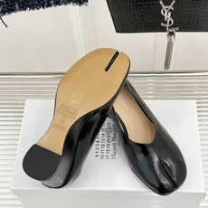 MaisonMargiela|MM6马吉拉 复古分趾坡跟单鞋凉鞋 夏日出街回头率爆表 鞋柜里的宝藏小众单品 懂的人自然懂 MaisonMargiela|MM6马吉拉 复古分趾坡跟单鞋凉鞋 夏日出街回头率爆表 鞋柜里的宝藏小众单品 懂的人自然懂