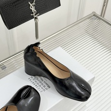 MaisonMargiela|MM6马吉拉 复古分趾坡跟单鞋凉鞋 夏日出街回头率爆表 鞋柜里的宝藏小众单品 懂的人自然懂 MaisonMargiela|MM6马吉拉 复古分趾坡跟单鞋凉鞋 夏日出街回头率爆表 鞋柜里的宝藏小众单品 懂的人自然懂