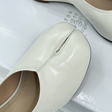 MaisonMargiela|MM6马吉拉 复古分趾坡跟单鞋凉鞋 夏日出街回头率爆表 鞋柜里的宝藏小众单品 懂的人自然懂 MaisonMargiela|MM6马吉拉 复古分趾坡跟单鞋凉鞋 夏日出街回头率爆表 鞋柜里的宝藏小众单品 懂的人自然懂