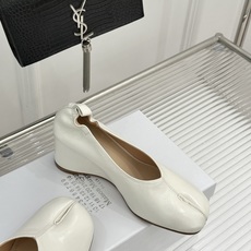 MaisonMargiela|MM6马吉拉 复古分趾坡跟单鞋凉鞋 夏日出街回头率爆表 鞋柜里的宝藏小众单品 懂的人自然懂 MaisonMargiela|MM6马吉拉 复古分趾坡跟单鞋凉鞋 夏日出街回头率爆表 鞋柜里的宝藏小众单品 懂的人自然懂