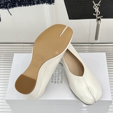 MaisonMargiela|MM6马吉拉 复古分趾坡跟单鞋凉鞋 夏日出街回头率爆表 鞋柜里的宝藏小众单品 懂的人自然懂 MaisonMargiela|MM6马吉拉 复古分趾坡跟单鞋凉鞋 夏日出街回头率爆表 鞋柜里的宝藏小众单品 懂的人自然懂