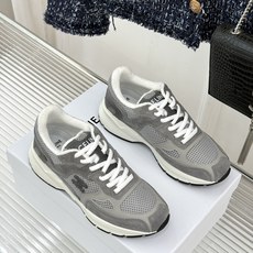 Celine/赛琳26WF新品 凯旋门厚底老爹鞋运动鞋 凯旋门徽标低调吸睛 厚底悄悄拉长腿型 复古摩登氛围感拉满 牛 Celine/赛琳26WF新品 凯旋门厚底老爹鞋运动鞋 凯旋门徽标低调吸睛 厚底悄悄拉长腿型 复古摩登氛围感拉满 牛