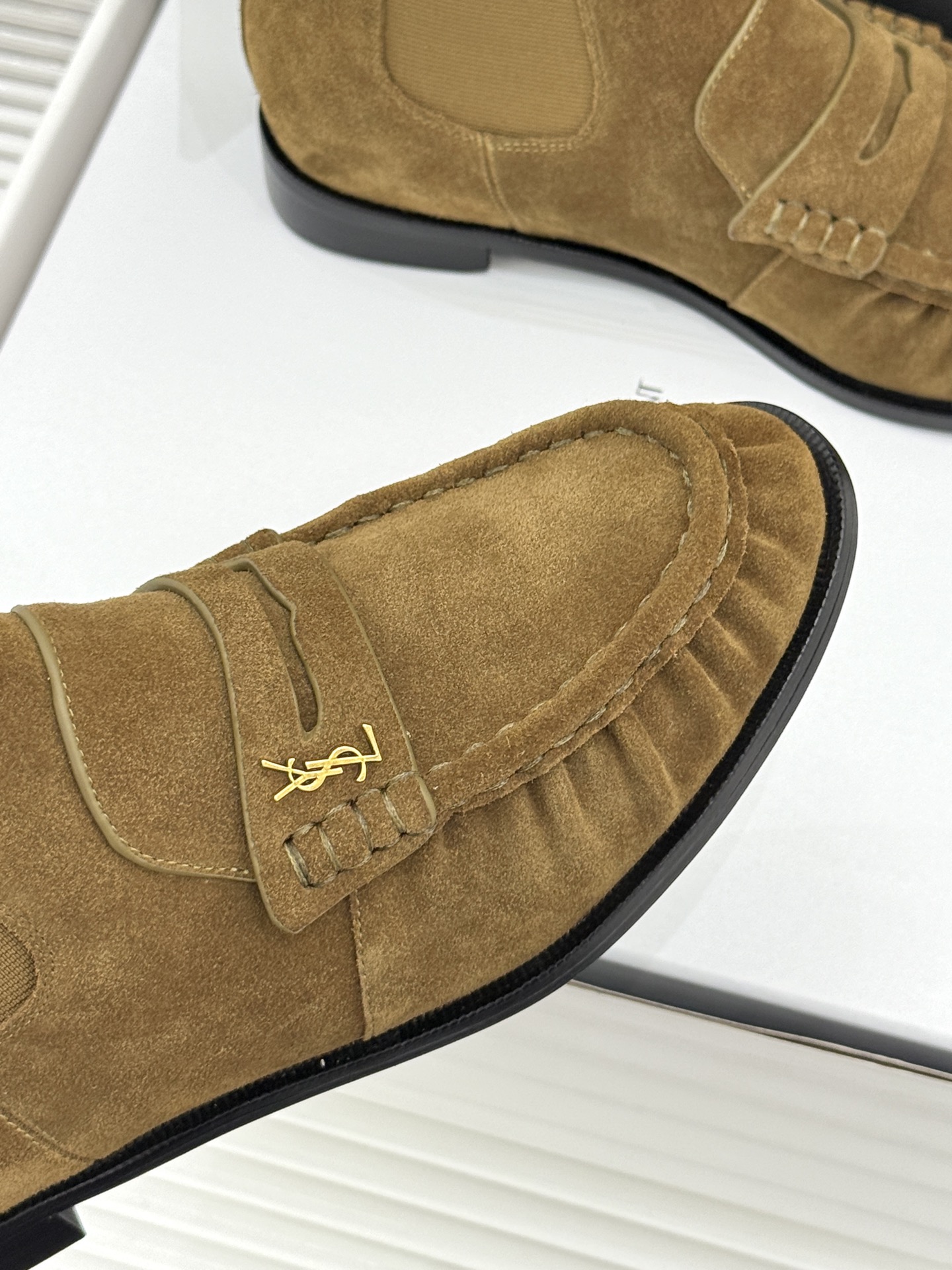 （配原版飞机盒） saintlaurent/YSL圣罗兰26WF 新品褶皱切尔西短靴 秋冬衣橱必备酷飒单品 上脚秒变摩登