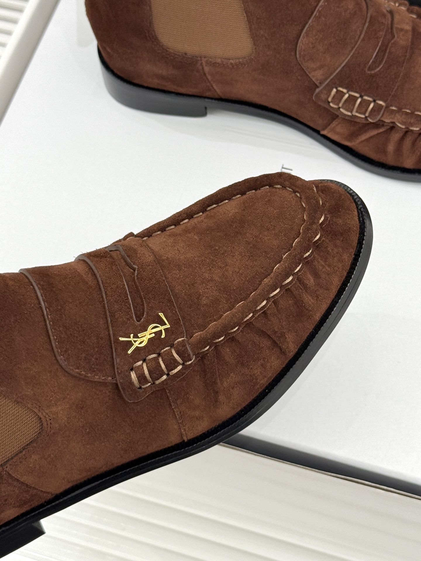 （配原版飞机盒） saintlaurent/YSL圣罗兰26WF 新品褶皱切尔西短靴 秋冬衣橱必备酷飒单品 上脚秒变摩登