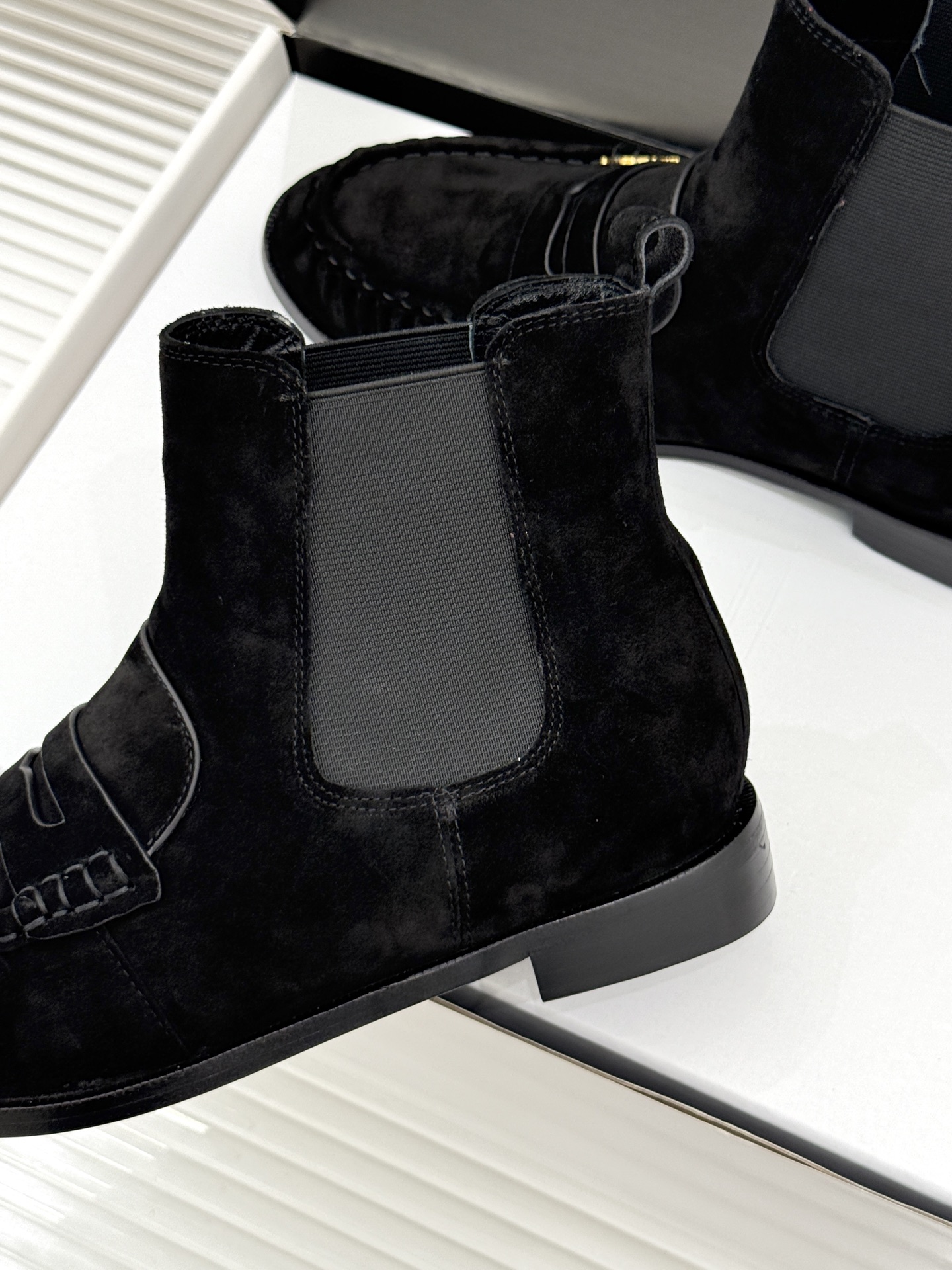 （配原版飞机盒） saintlaurent/YSL圣罗兰26WF 新品褶皱切尔西短靴 秋冬衣橱必备酷飒单品 上脚秒变摩登