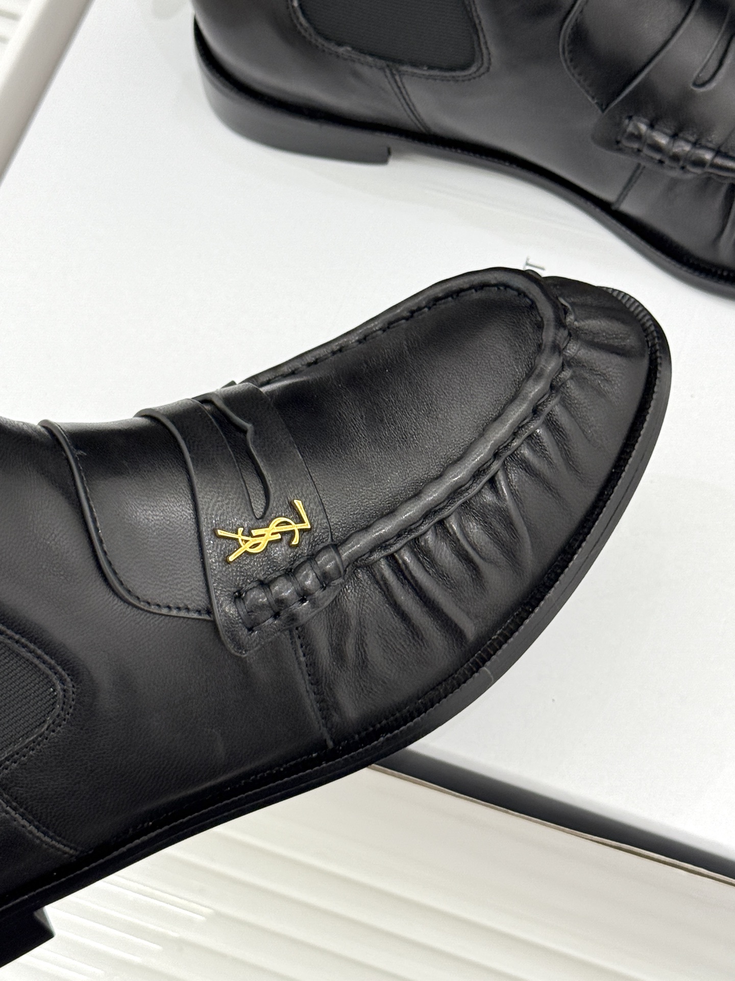 （配原版飞机盒） saintlaurent/YSL圣罗兰26WF 新品褶皱切尔西短靴 秋冬衣橱必备酷飒单品 上脚秒变摩登