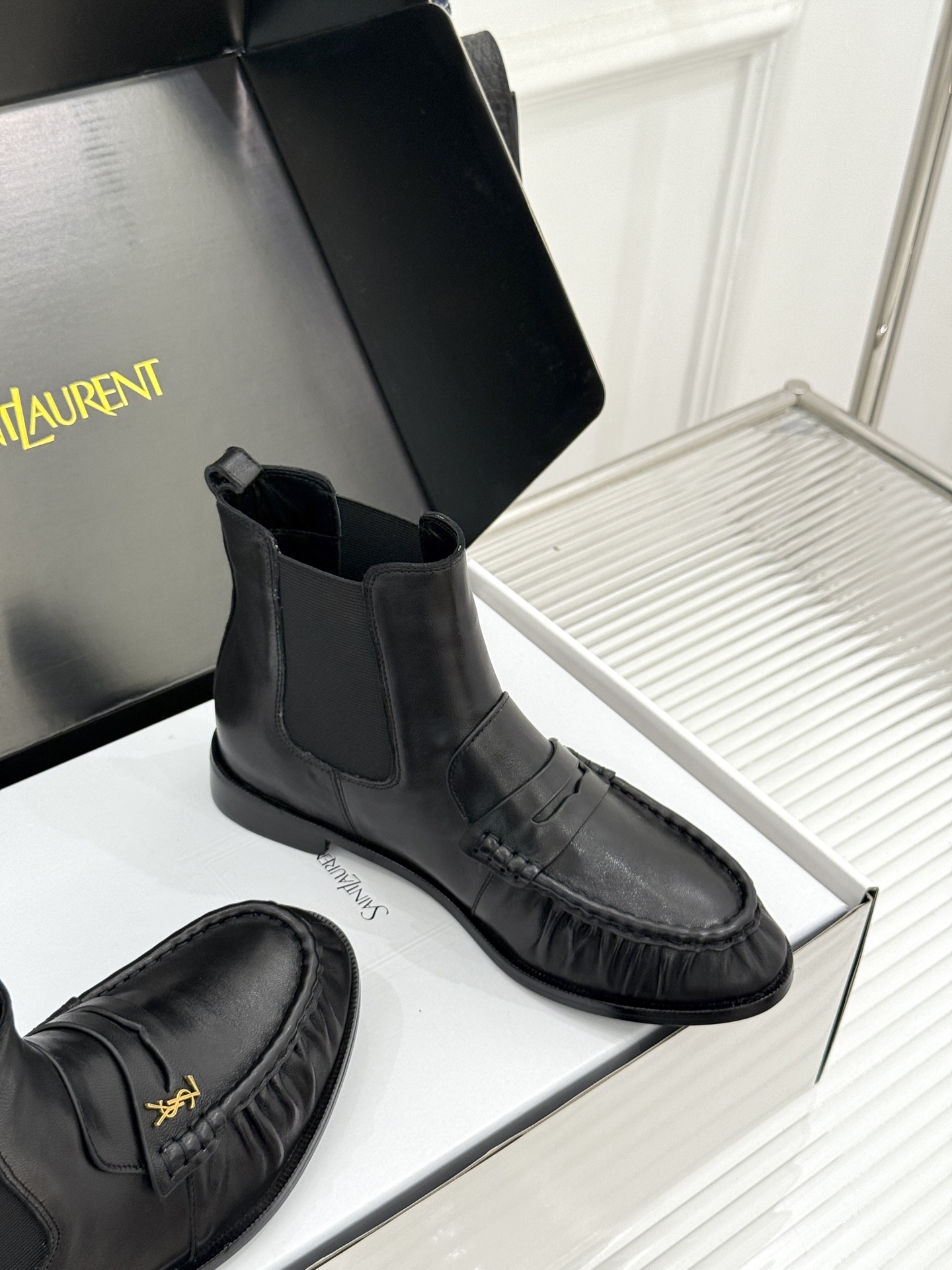 （配原版飞机盒） saintlaurent/YSL圣罗兰26WF 新品褶皱切尔西短靴 秋冬衣橱必备酷飒单品 上脚秒变摩登