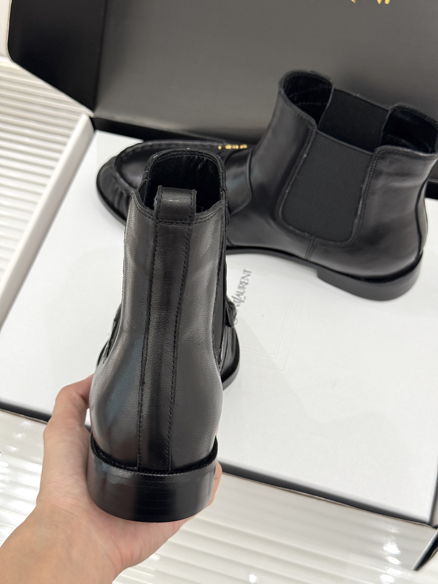 （配原版飞机盒） saintlaurent/YSL圣罗兰26WF 新品褶皱切尔西短靴 秋冬衣橱必备酷飒单品 上脚秒变摩登