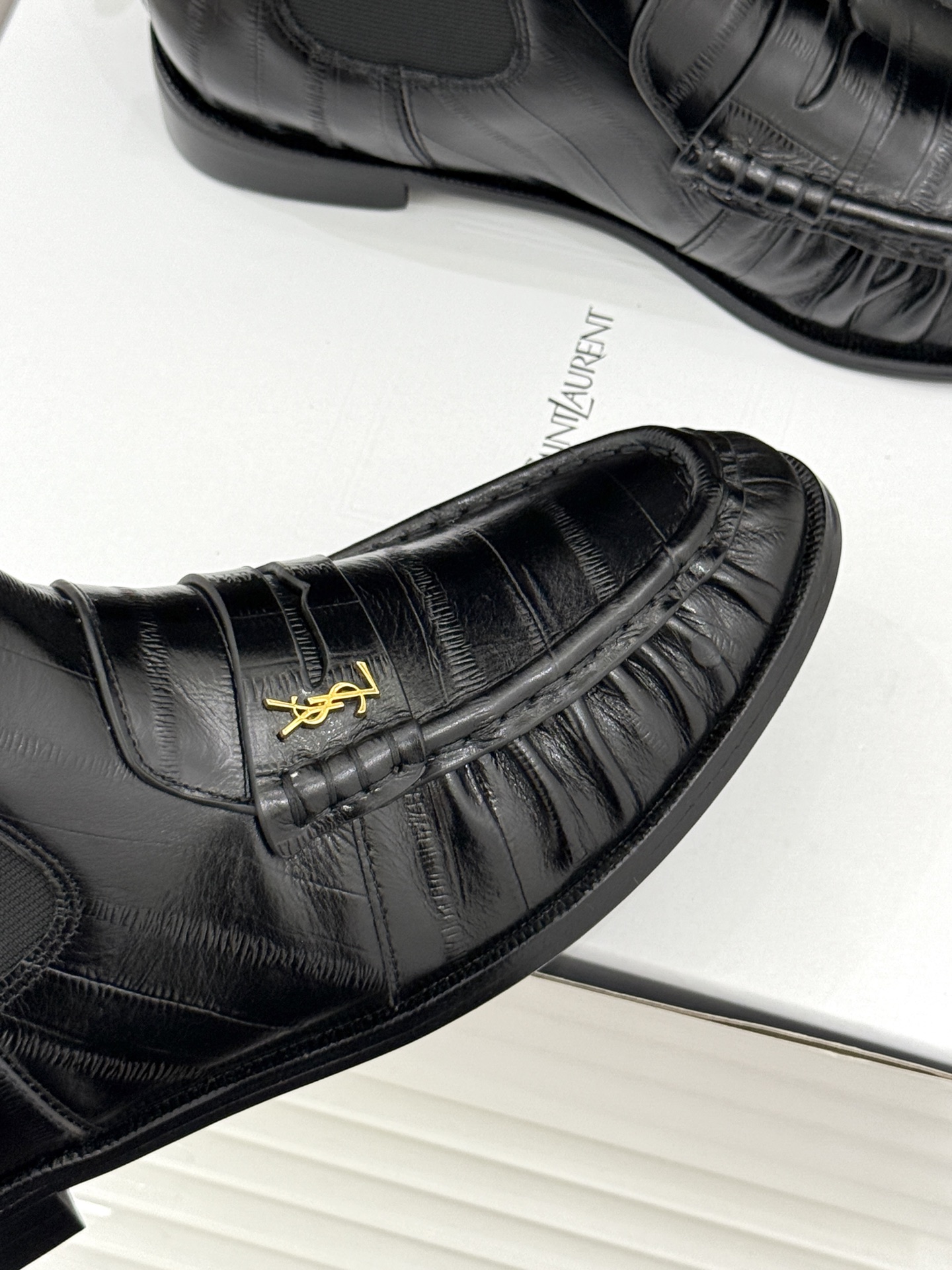 （配原版飞机盒） saintlaurent/YSL圣罗兰26WF 新品褶皱切尔西短靴 秋冬衣橱必备酷飒单品 上脚秒变摩登