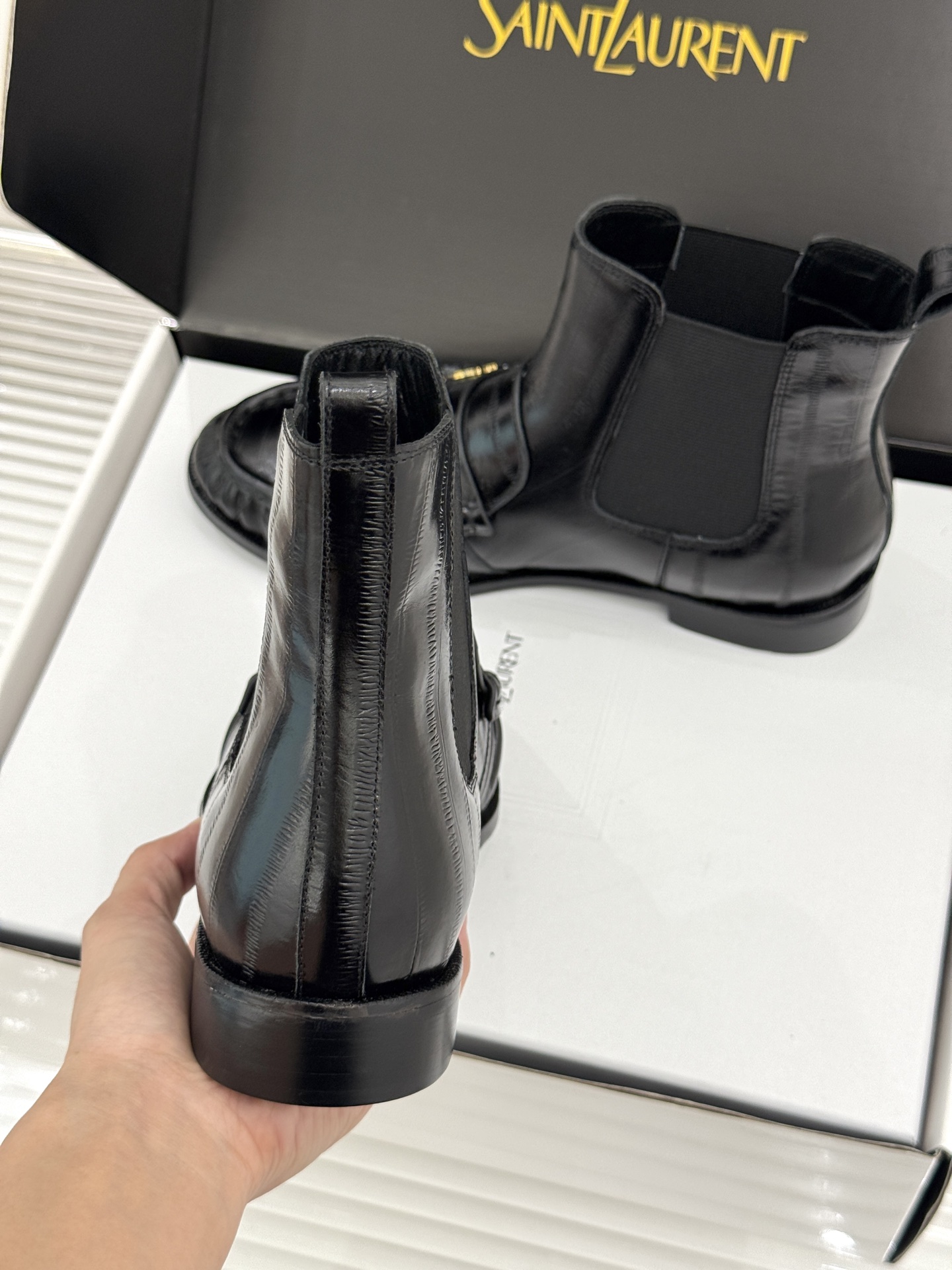 （配原版飞机盒） saintlaurent/YSL圣罗兰26WF 新品褶皱切尔西短靴 秋冬衣橱必备酷飒单品 上脚秒变摩登