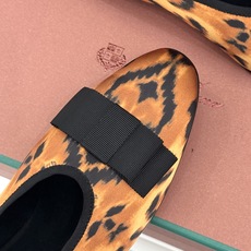 Loro Piana/LWF新品复古 蝴蝶结平底芭蕾舞鞋单鞋 意式匠心手工打造 小羊皮面触感柔润细腻 缎面结饰优雅点睛 Loro Piana/LWF新品复古 蝴蝶结平底芭蕾舞鞋单鞋 意式匠心手工打造 小羊皮面触感柔润细腻 缎面结饰优雅点睛