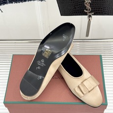 Loro Piana/LWF新品复古 蝴蝶结平底芭蕾舞鞋单鞋 意式匠心手工打造 小羊皮面触感柔润细腻 缎面结饰优雅点睛 Loro Piana/LWF新品复古 蝴蝶结平底芭蕾舞鞋单鞋 意式匠心手工打造 小羊皮面触感柔润细腻 缎面结饰优雅点睛