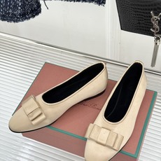 Loro Piana/LWF新品复古 蝴蝶结平底芭蕾舞鞋单鞋 意式匠心手工打造 小羊皮面触感柔润细腻 缎面结饰优雅点睛 Loro Piana/LWF新品复古 蝴蝶结平底芭蕾舞鞋单鞋 意式匠心手工打造 小羊皮面触感柔润细腻 缎面结饰优雅点睛