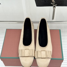 Loro Piana/LWF新品复古 蝴蝶结平底芭蕾舞鞋单鞋 意式匠心手工打造 小羊皮面触感柔润细腻 缎面结饰优雅点睛 Loro Piana/LWF新品复古 蝴蝶结平底芭蕾舞鞋单鞋 意式匠心手工打造 小羊皮面触感柔润细腻 缎面结饰优雅点睛