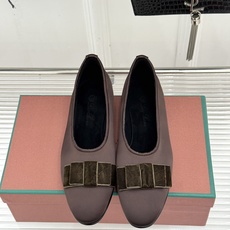 Loro Piana/LWF新品复古 蝴蝶结平底芭蕾舞鞋单鞋 意式匠心手工打造 小羊皮面触感柔润细腻 缎面结饰优雅点睛 Loro Piana/LWF新品复古 蝴蝶结平底芭蕾舞鞋单鞋 意式匠心手工打造 小羊皮面触感柔润细腻 缎面结饰优雅点睛