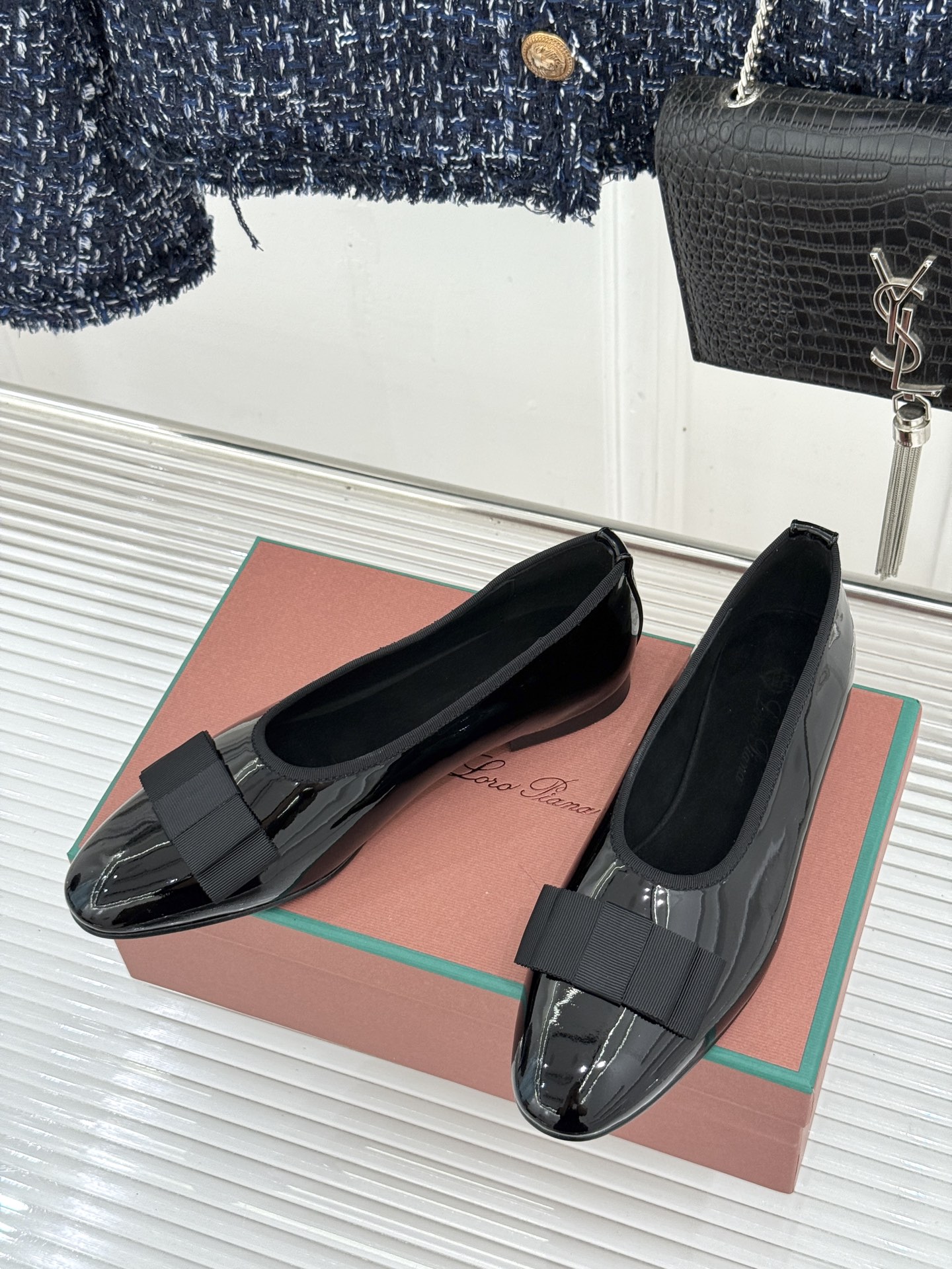 Loro Piana/LWF新品复古 蝴蝶结平底芭蕾舞鞋单鞋 意式匠心手工打造 小羊皮面触感柔润细腻 缎面结饰优雅点睛 