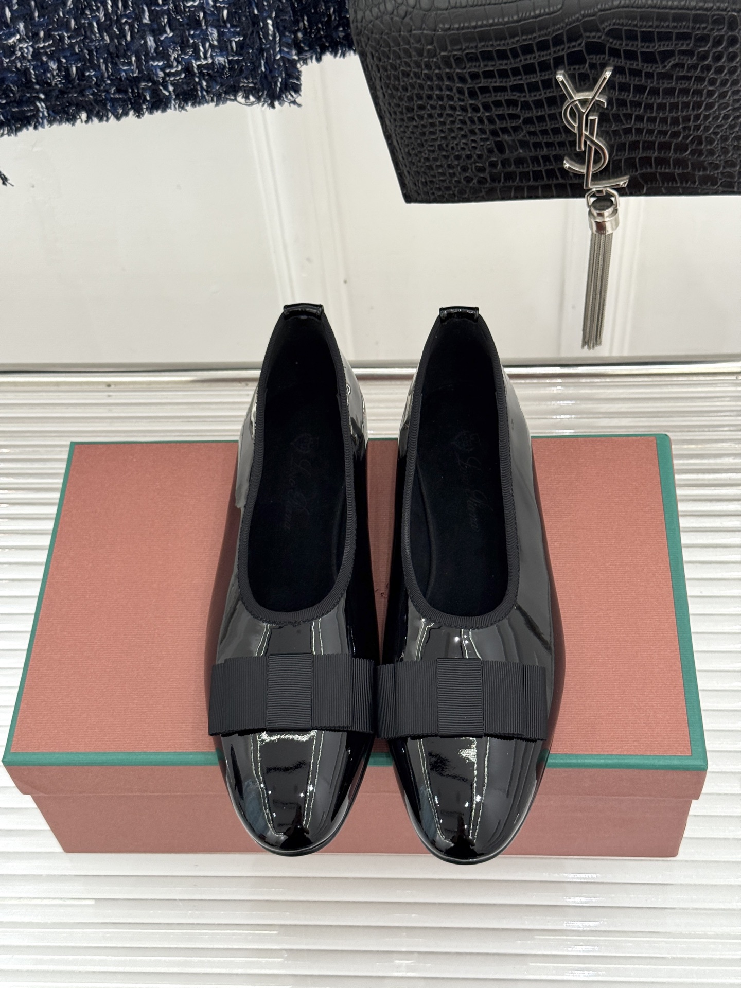 Loro Piana/LWF新品复古 蝴蝶结平底芭蕾舞鞋单鞋 意式匠心手工打造 小羊皮面触感柔润细腻 缎面结饰优雅点睛 