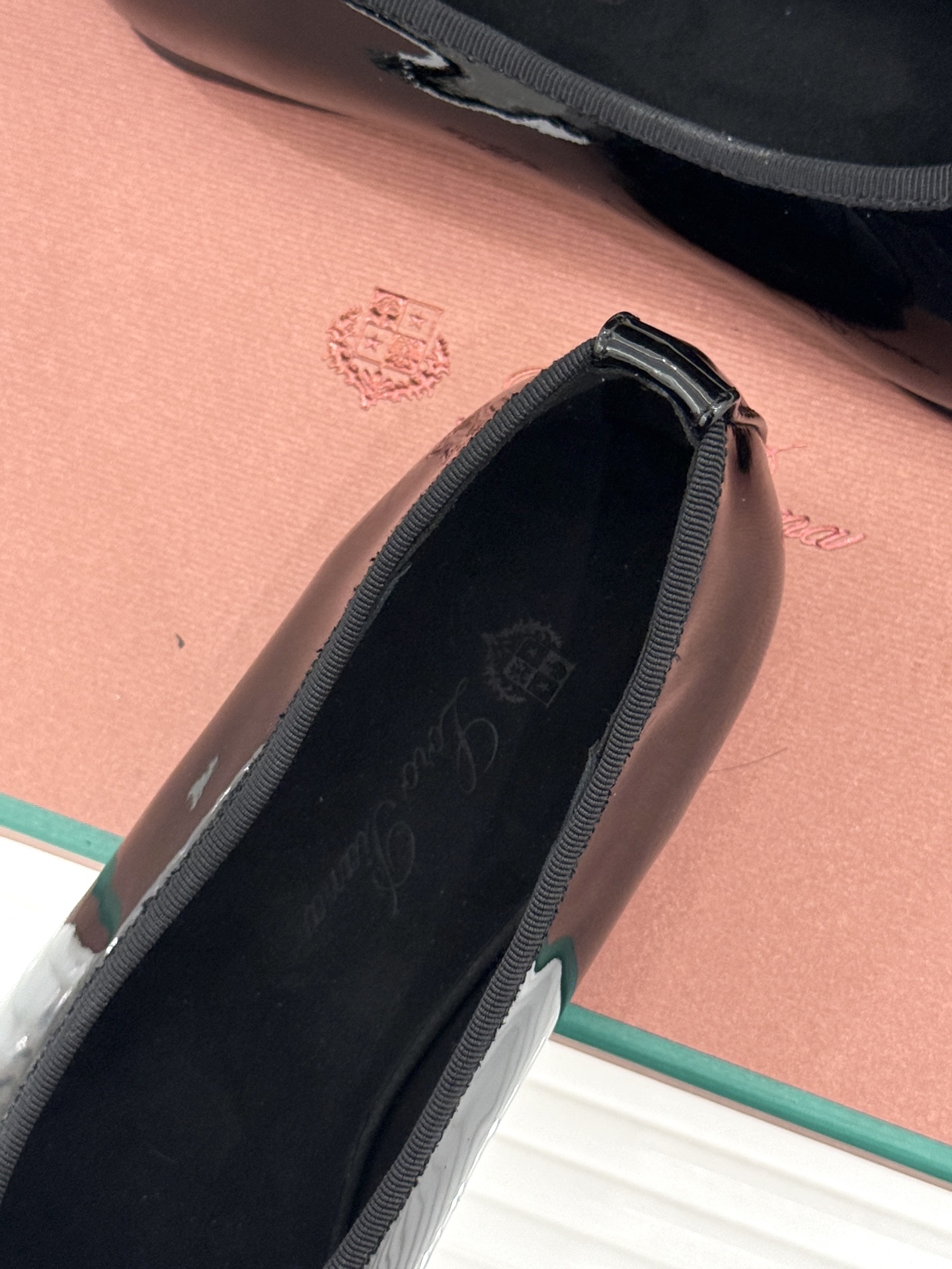Loro Piana/LWF新品复古 蝴蝶结平底芭蕾舞鞋单鞋 意式匠心手工打造 小羊皮面触感柔润细腻 缎面结饰优雅点睛 