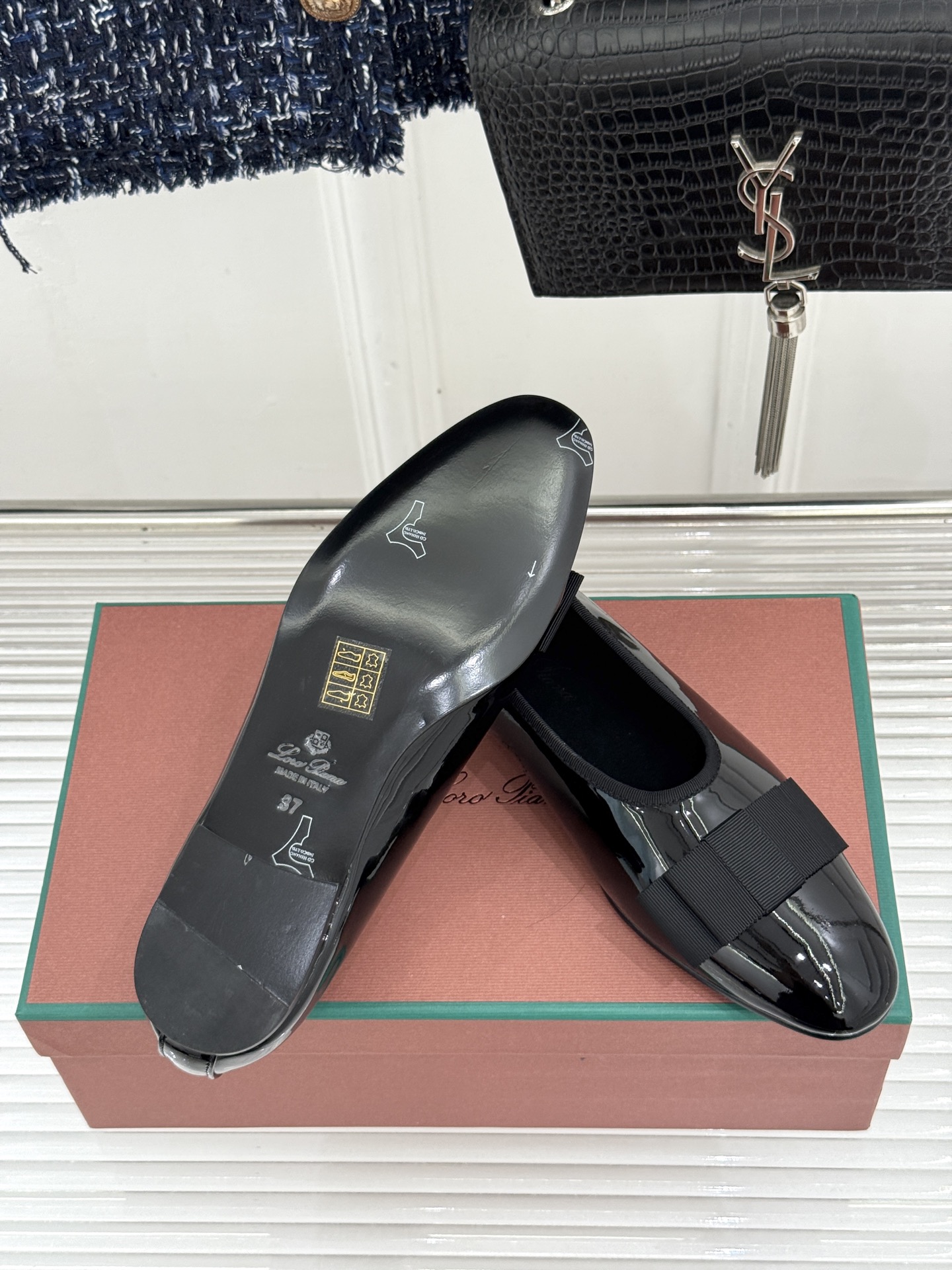 Loro Piana/LWF新品复古 蝴蝶结平底芭蕾舞鞋单鞋 意式匠心手工打造 小羊皮面触感柔润细腻 缎面结饰优雅点睛 