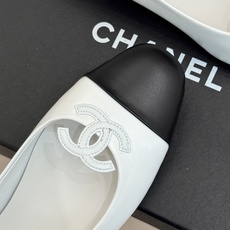 CHANE*|小香26B新品双C 拼色平底芭蕾舞鞋单鞋 经典双C徽标辨识度高 撞色晕染柔雅层次感 小羊皮鞋面细腻如脂 圆 CHANE*|小香26B新品双C 拼色平底芭蕾舞鞋单鞋 经典双C徽标辨识度高 撞色晕染柔雅层次感 小羊皮鞋面细腻如脂 圆