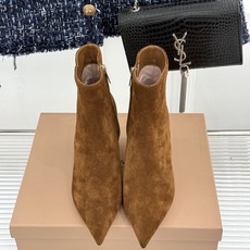 Gianvito Rossi 26WF秋冬新品 尖头复古侧拉链高跟短靴 意式极简镌刻复古调性 尖头勾勒纤细足型线条 侧拉 Gianvito Rossi 26WF秋冬新品 尖头复古侧拉链高跟短靴 意式极简镌刻复古调性 尖头勾勒纤细足型线条 侧拉