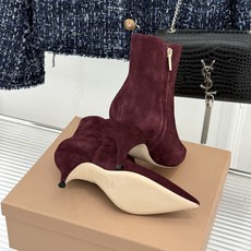 Gianvito Rossi 26WF秋冬新品 尖头复古侧拉链高跟短靴 意式极简镌刻复古调性 尖头勾勒纤细足型线条 侧拉 Gianvito Rossi 26WF秋冬新品 尖头复古侧拉链高跟短靴 意式极简镌刻复古调性 尖头勾勒纤细足型线条 侧拉