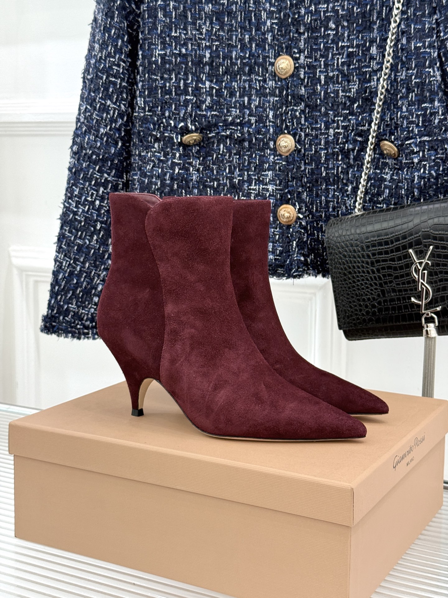 Gianvito Rossi 26WF秋冬新品 尖头复古侧拉链高跟短靴 意式极简镌刻复古调性 尖头勾勒纤细足型线条 侧拉